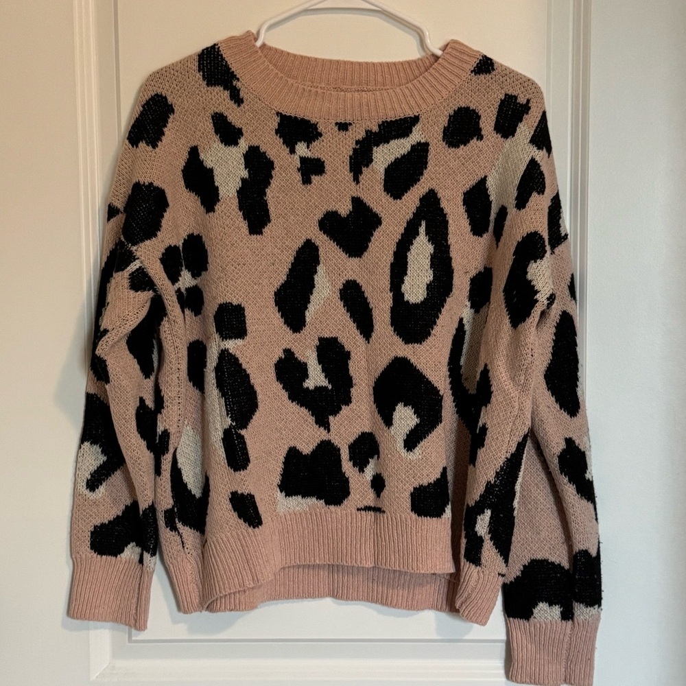 Leopard Print Sweater - Light Pink Mauve Black & White